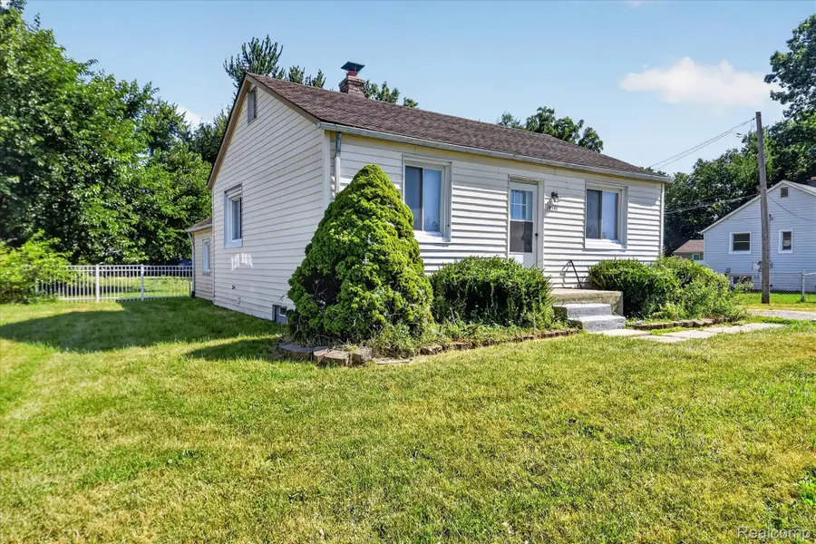 18391 Masonic, Fraser, MI 48026 - #2