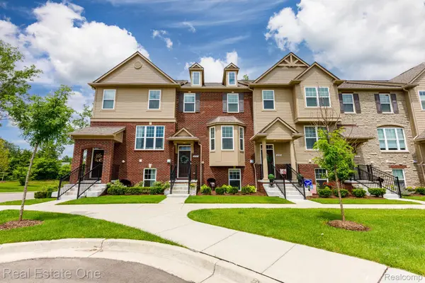2785 Hartwick Drive, Rochester, MI 48307