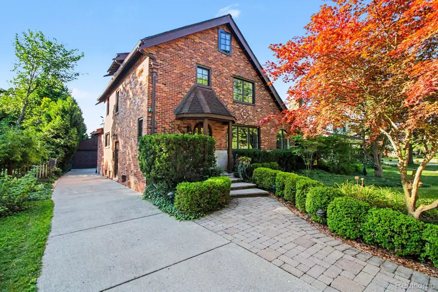 32410 Sheridan Drive, Beverly Hills, MI 48025 - #2