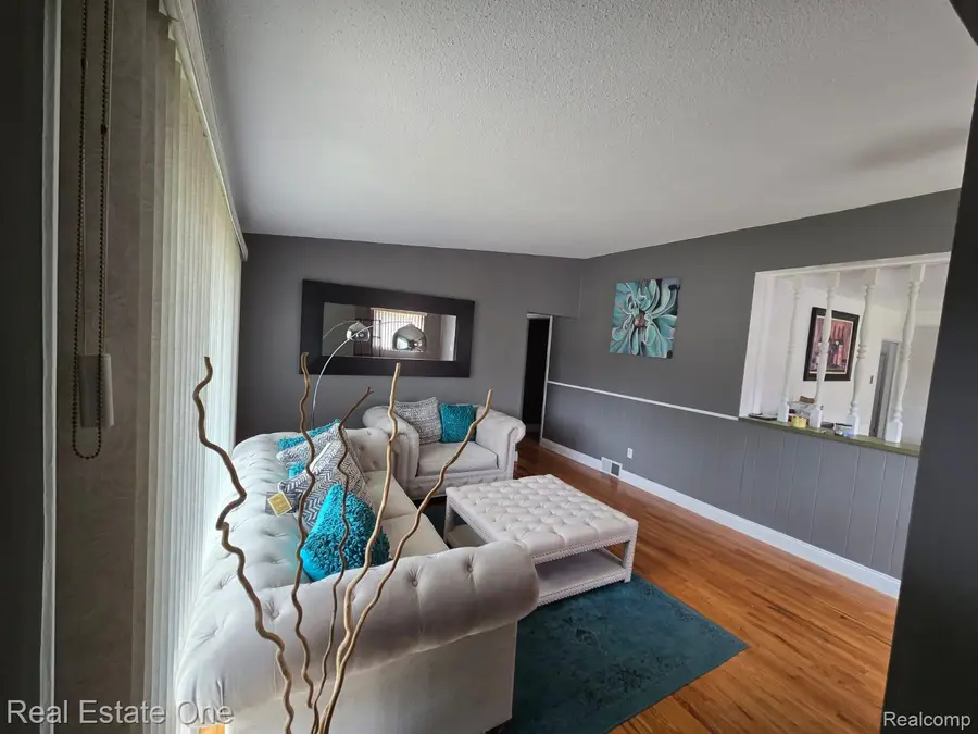 12730 Columbia Street W, Redford, MI 48239 - #3