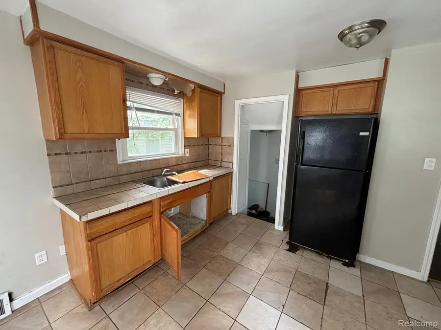 16195 Robson Street, Detroit, MI 48235 - #3