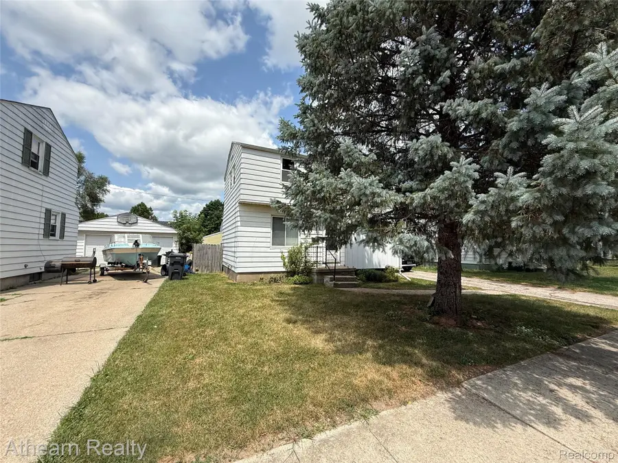 3405 Holly Avenue, Flint, MI 48506 - #2
