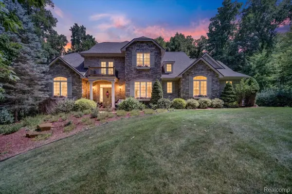 414 Lenox Lane, Brighton, MI 48114