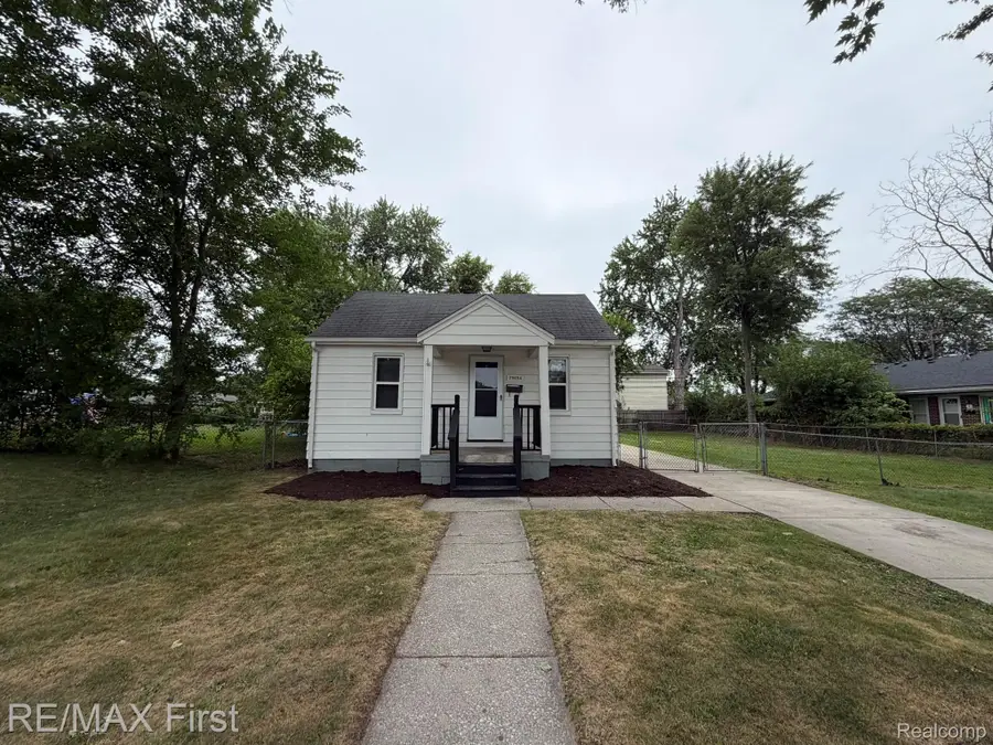 29454 Maplewood Street, Garden City, MI 48135 - #2