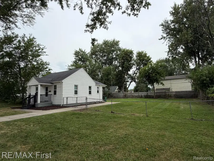 29454 Maplewood Street, Garden City, MI 48135 - #3