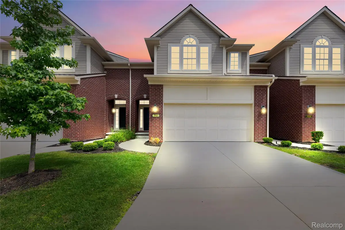 7512 Berry Wood Lane, West Bloomfield, MI 48322 - #1