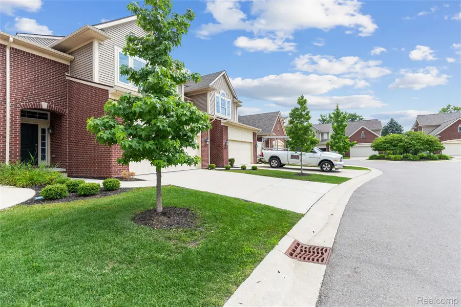 7512 Berry Wood Lane, West Bloomfield, MI 48322 - #3