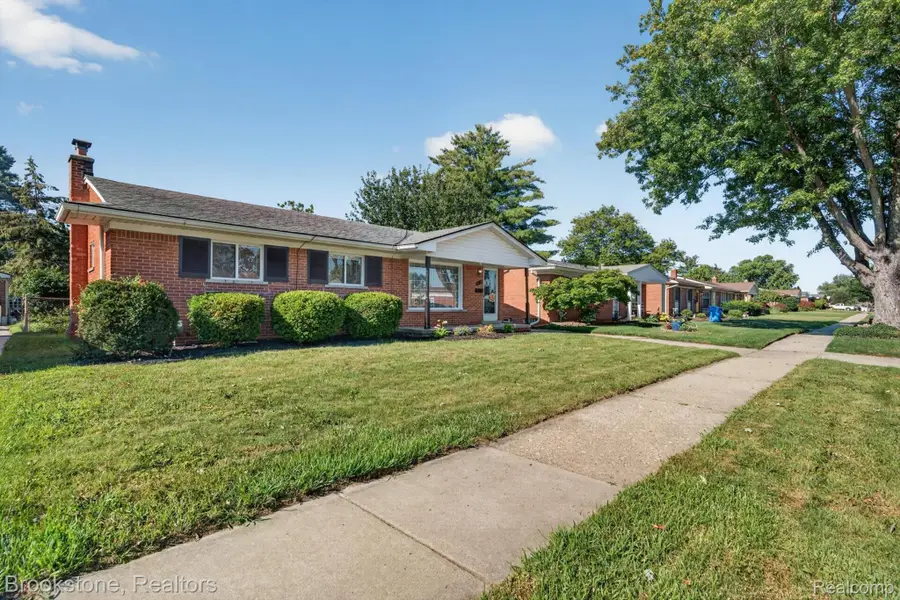 4940 Stanley Avenue, Warren, MI 48092 - #2