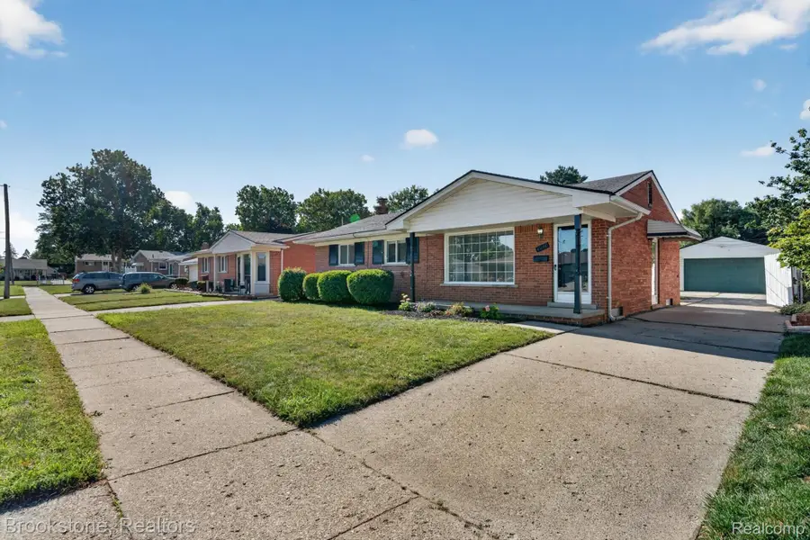 4940 Stanley Avenue, Warren, MI 48092 - #3