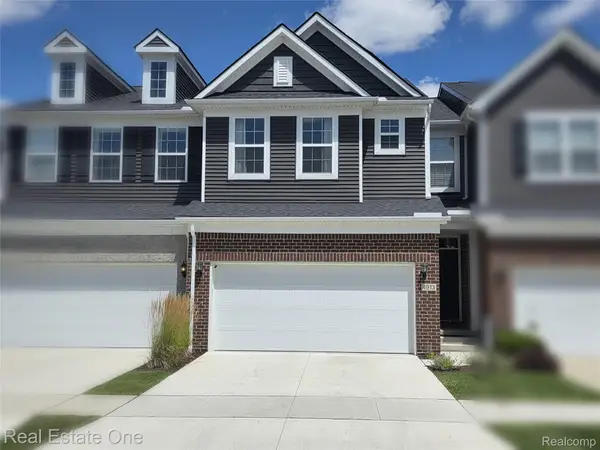 4913 Glenora Drive #98, LakeOrion, MI 48359