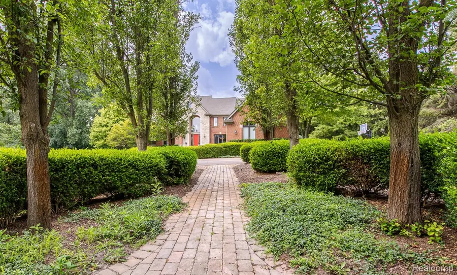 3720 Northwood Drive, West Bloomfield, MI 48324 - #3