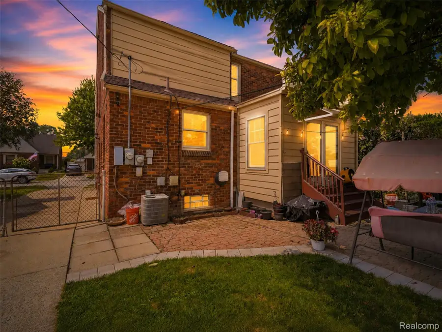 224 N Waverly Street, Dearborn, MI 48128 - #2