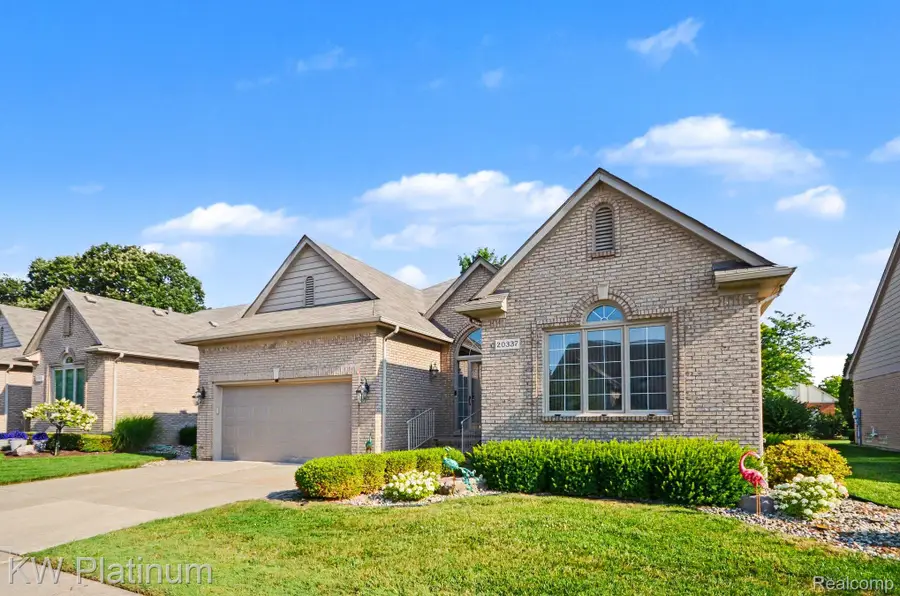 20337 Laurel Creek Drive, Macomb, MI 48044 - #2