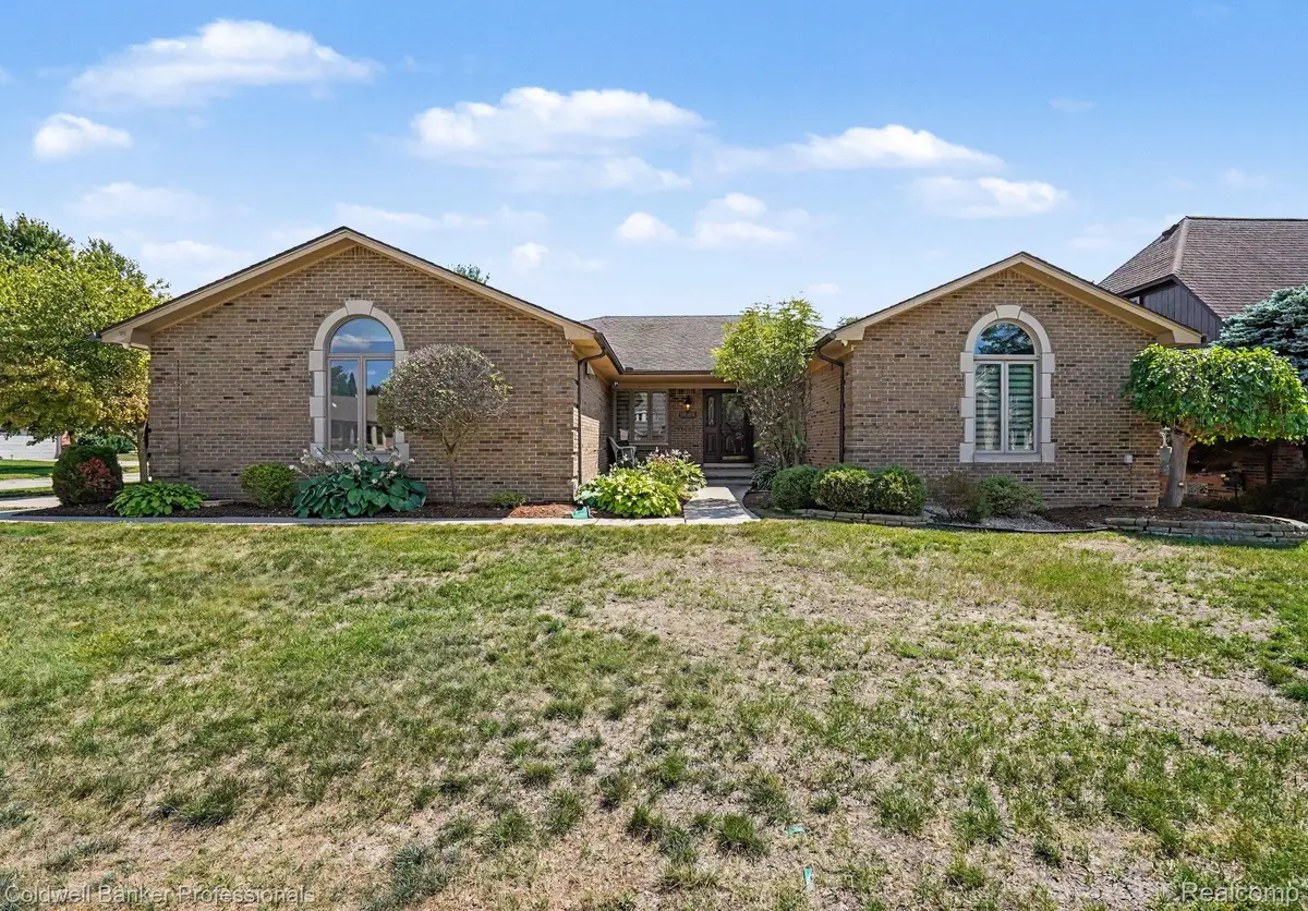 2664 Woodford Drive, Sterling Heights, MI 48310 - #1