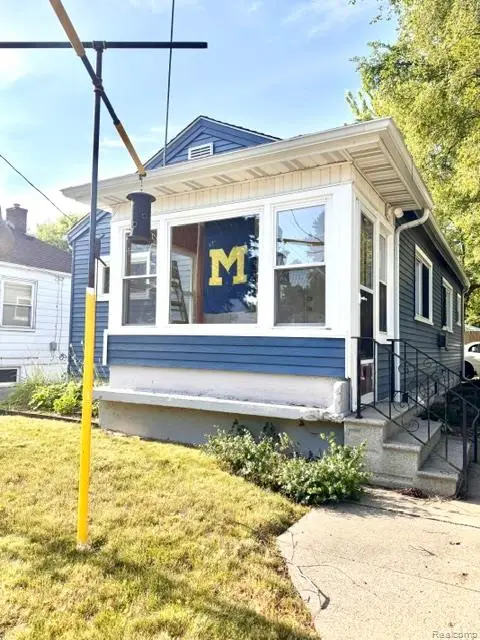 3521 Clairmont Street, Flint, MI 48503 - #2