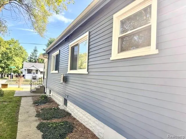 3521 Clairmont Street, Flint, MI 48503 - #3