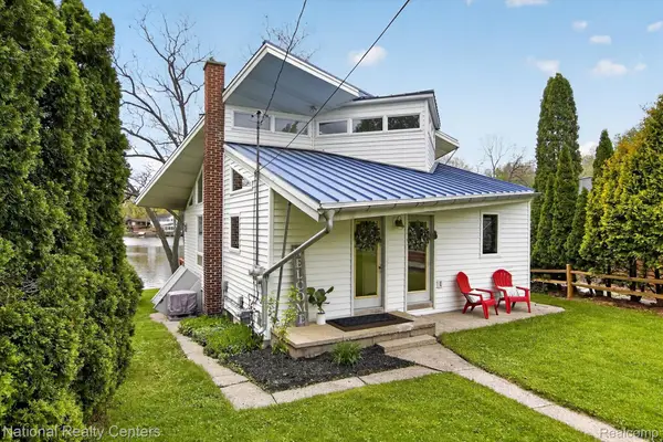 11505 Sunset Boulevard, Pinckney, MI 48169