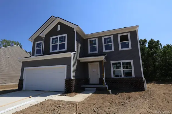 4198 Cedar Lane, GrandBlanc, MI 48439