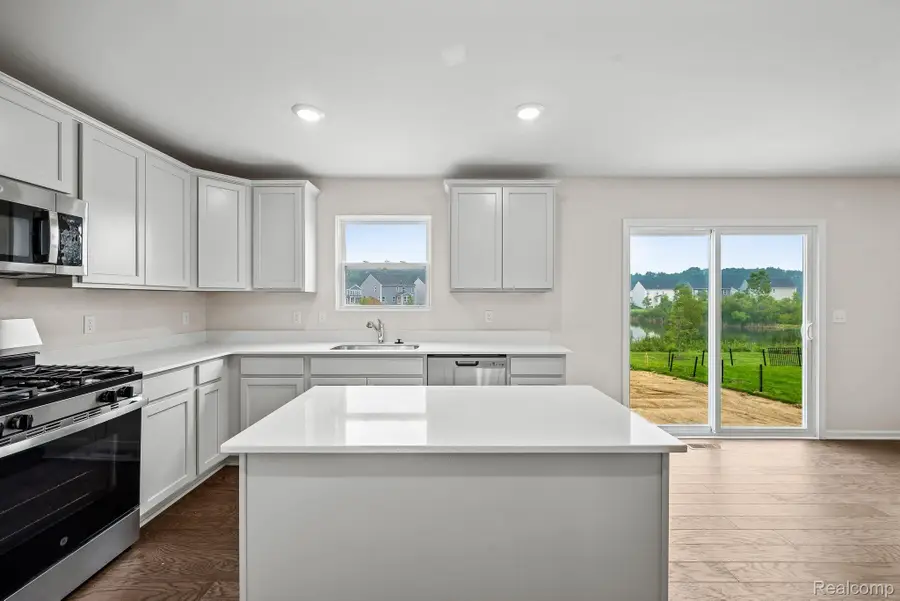 387 Edge Brook, Holly, MI 48442 - #2