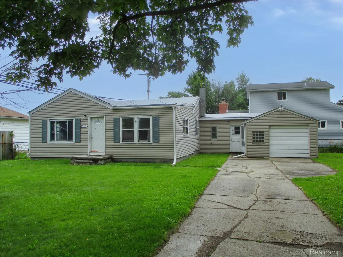 16319 Curtis Street, Roseville, MI 48066 - #1