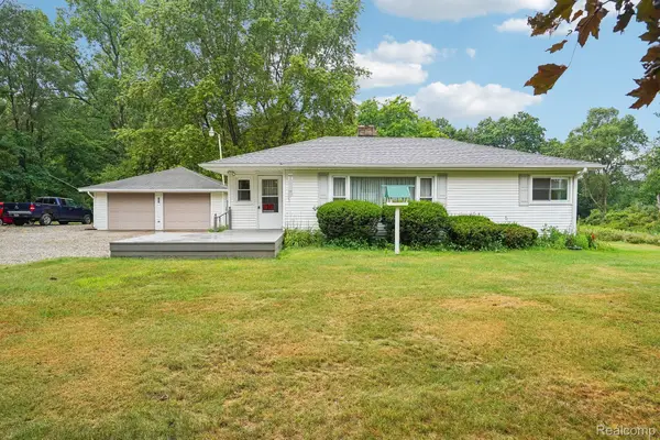 1909 Pero Lake Road, Lapeer, MI 48446