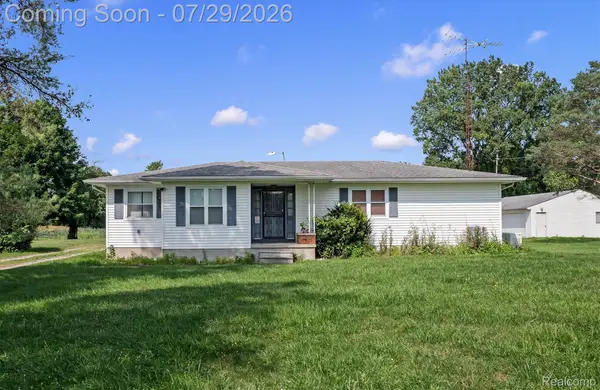 14134 N Holly Road, Holly, MI 48442
