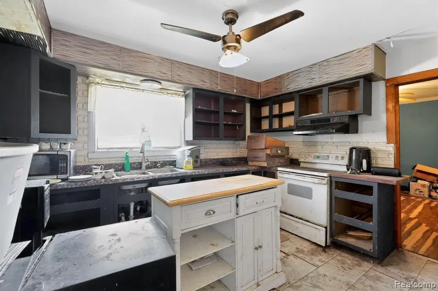 6718 Colf Road, Carleton, MI 48117 - #2
