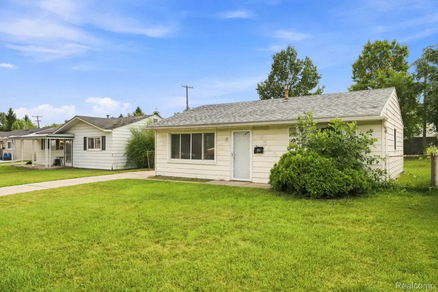 7546 Pine Street, Taylor, MI 48180 - #3
