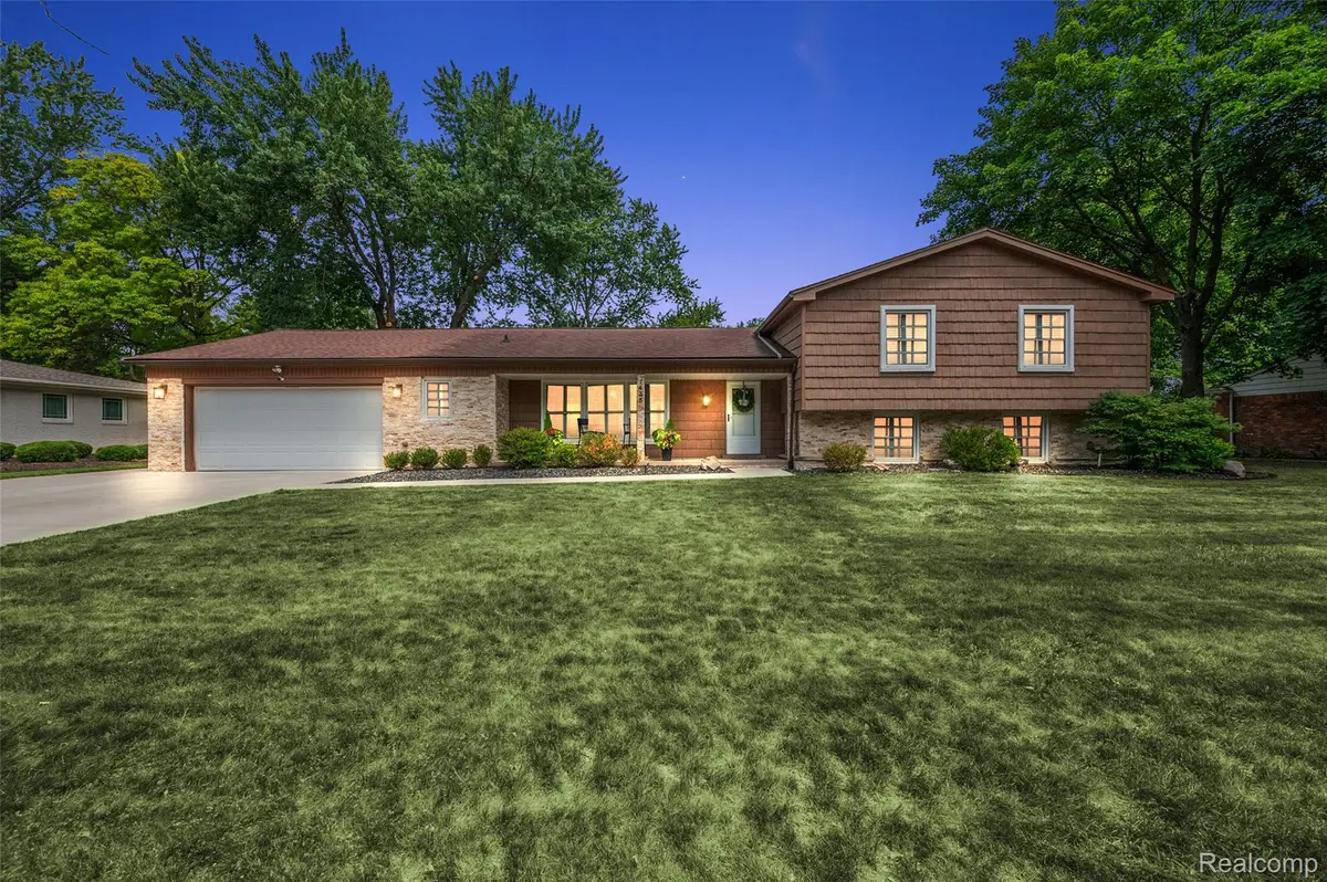 7435 Saint Auburn Drive, Bloomfield, MI 48301 - #1