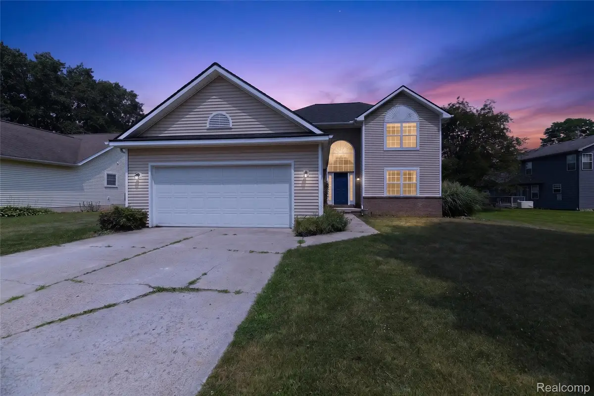 6452 Sandy Knoll, Linden, MI 48451 - #1