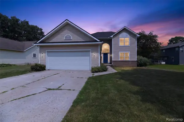 6452 Sandy Knoll, Linden, MI 48451