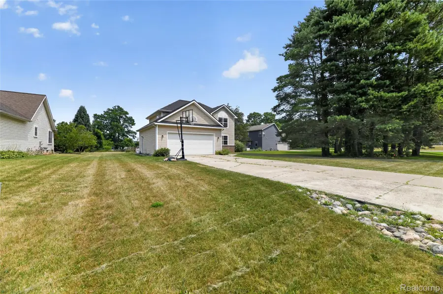 6452 Sandy Knoll, Linden, MI 48451 - #2