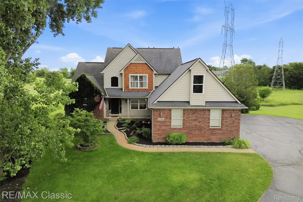 6340 Stonewood Drive, White Lake, MI 48383 - #1