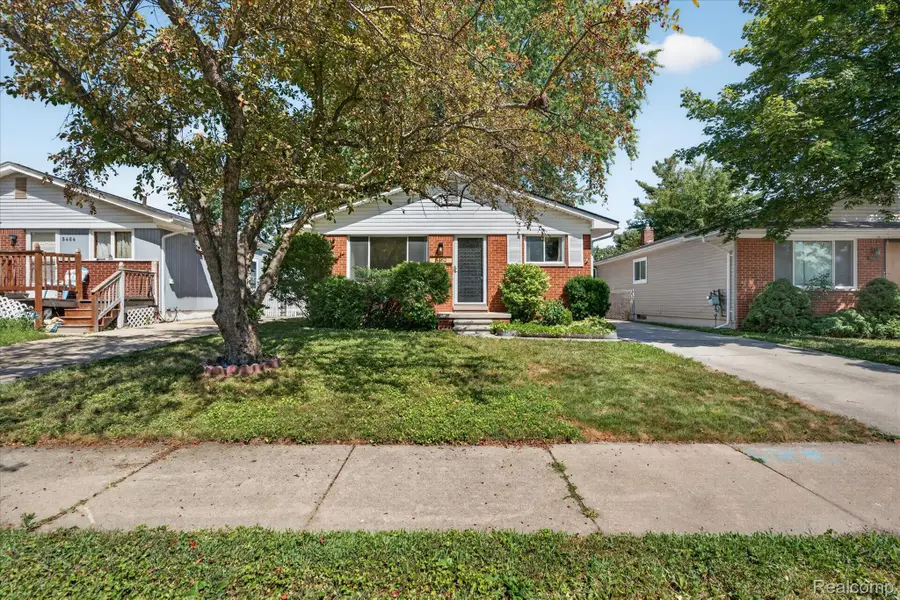 8462 Hugh Street, Westland, MI 48185 - #3