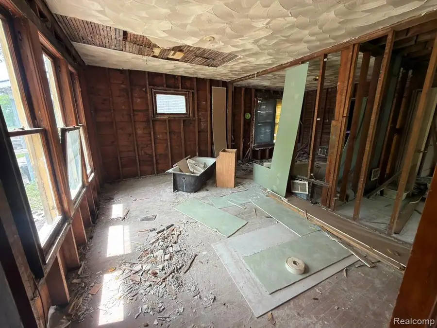 4010 Lawrence Street, Detroit, MI 48204 - #3