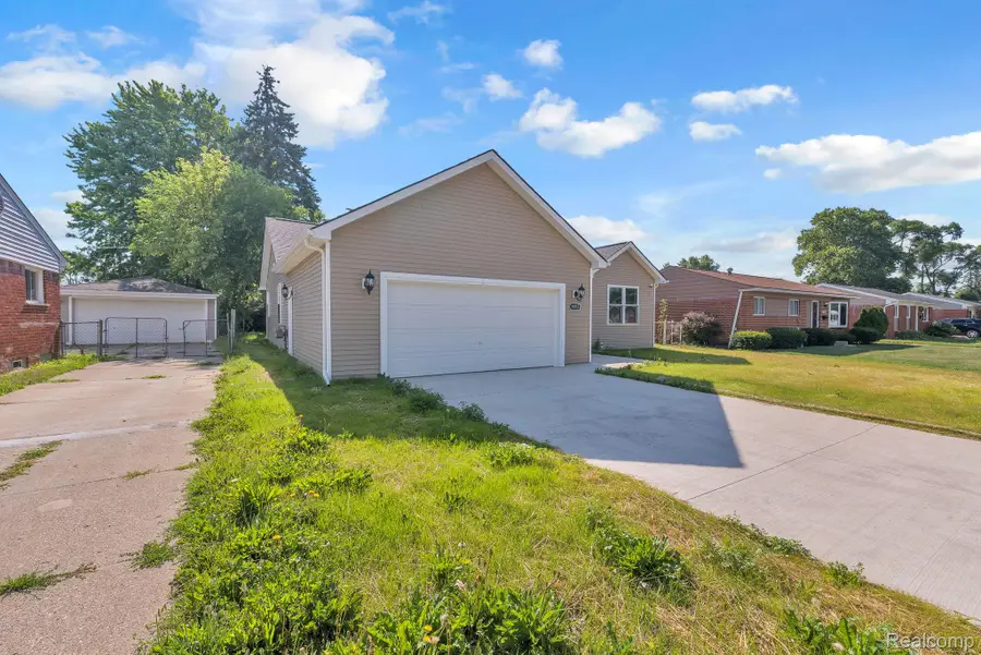 6653 Niagara Street, Romulus, MI 48174 - #3