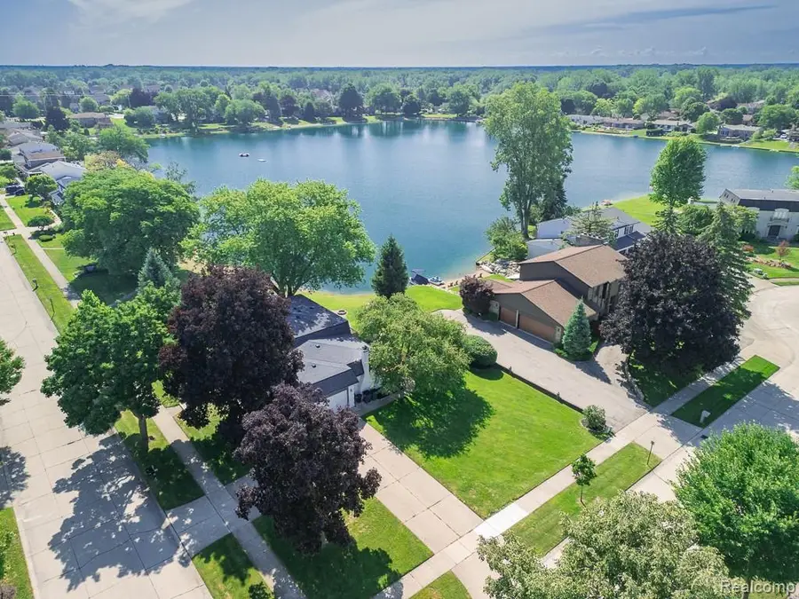 1854 Lyster Lane, Troy, MI 48085 - #3