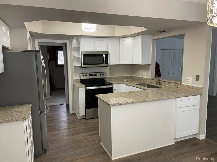 6820 Fredmoor Drive, Troy, MI 48098 - #3