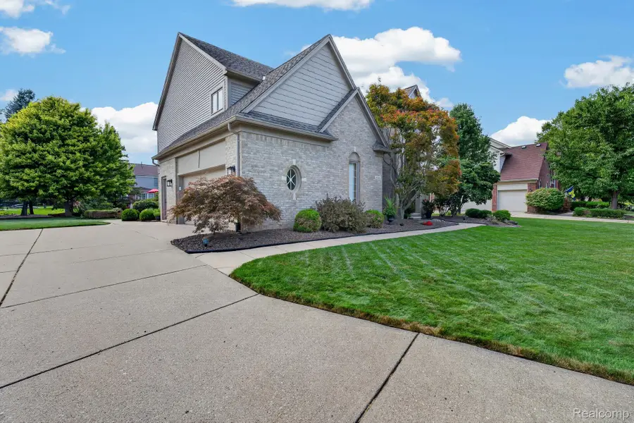 416 Westbourne Court, Canton, MI 48188 - #2