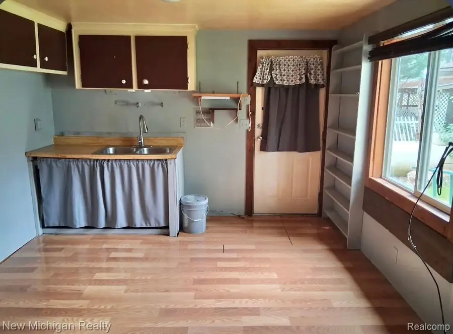 208 Hickory Street, Gladwin, MI 48624 - #3