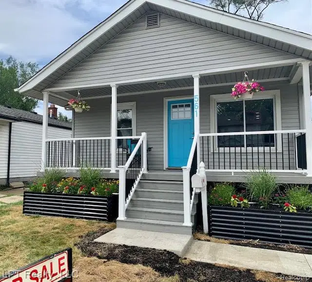 561 E Jarvis Avenue, Hazel Park, MI 48030 - #1