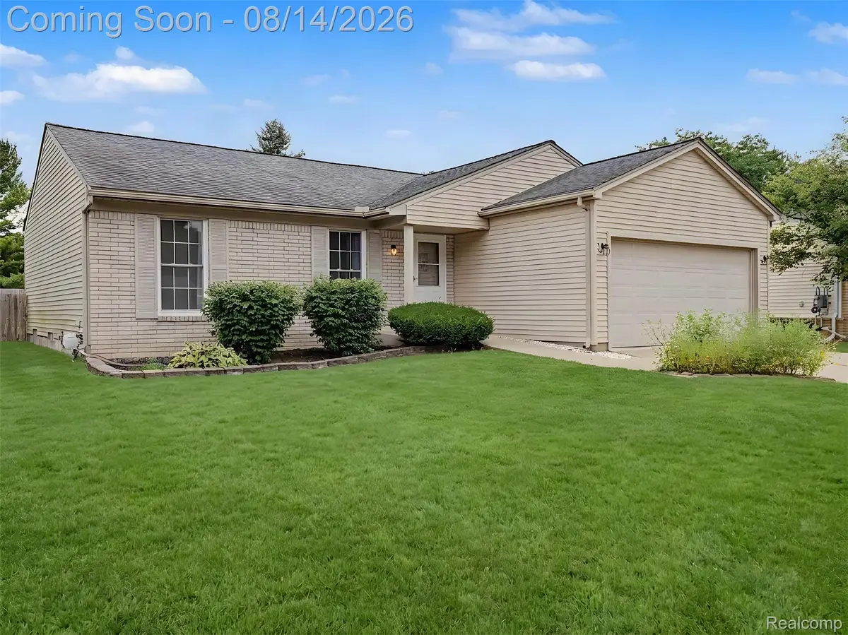 24720 Kings Pointe, Novi, MI 48375 - #1