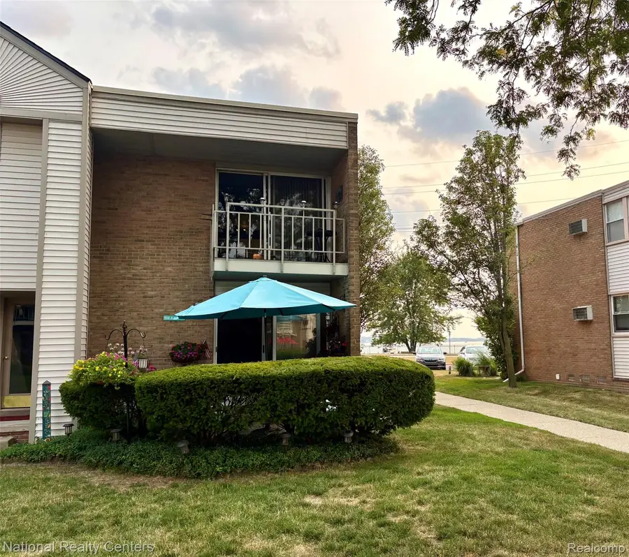 1669 Cass Lake Road #D, Keego Harbor, MI 48320 - #3