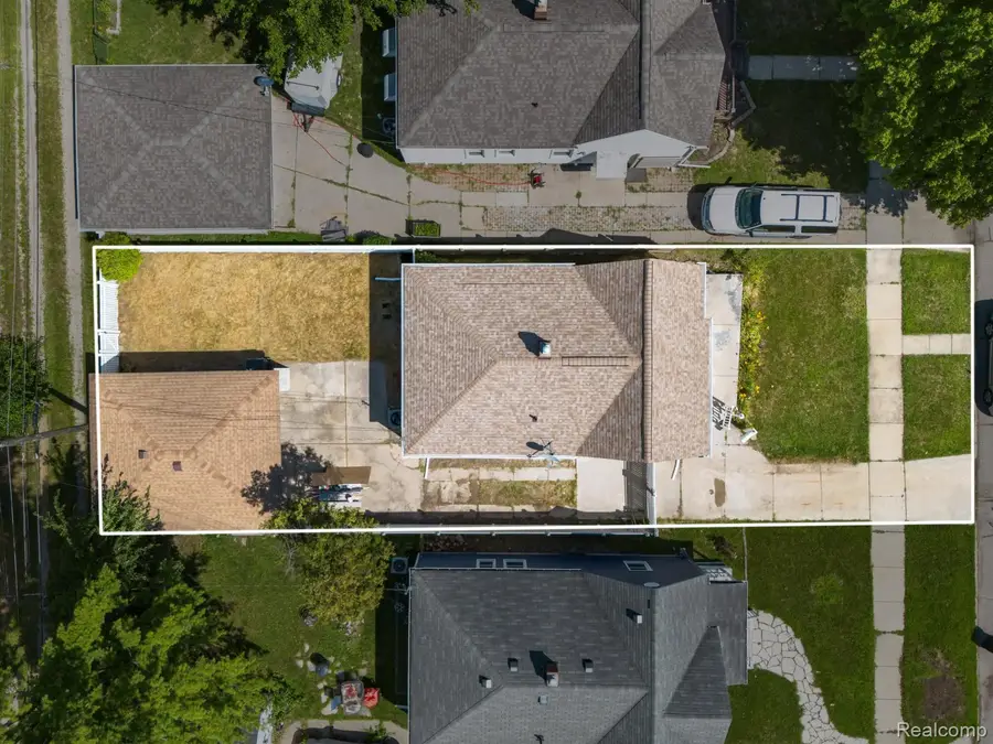 2104 Electric Street, Wyandotte, MI 48192 - #2
