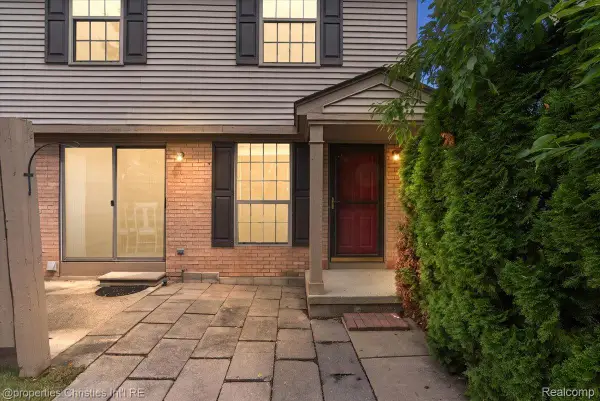 3173 Hidden Ridge Drive, Waterford, MI 48328