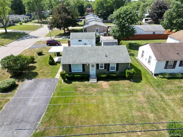 6212 Roberta Street, Burton, MI 48509