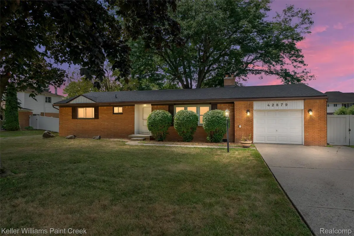 42879 Hanks Lane, Sterling Heights, MI 48314 - #1