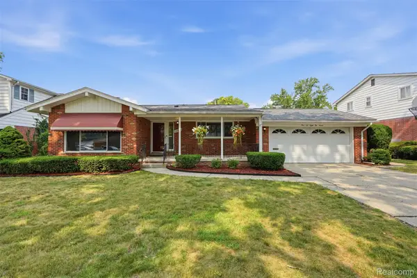 16827 Surrey Street, Livonia, MI 48154