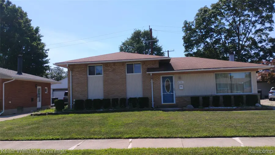 6961 N Wildwood Street, Westland, MI 48185 - #2