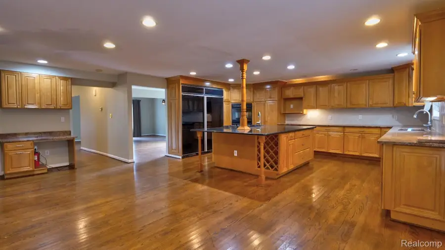 30853 Sudbury Court, Farmington Hills, MI 48331 - #3